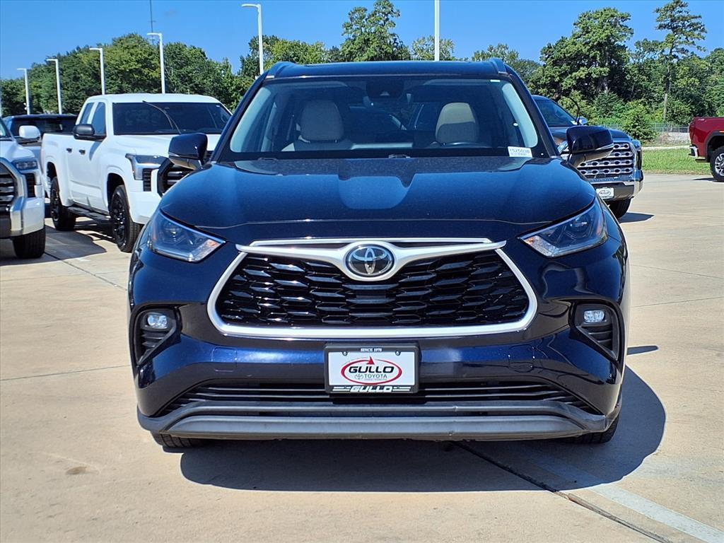 used 2021 Toyota Highlander car, priced at $28,748