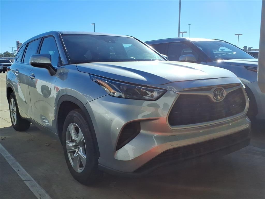 used 2023 Toyota Highlander car, priced at $32,498