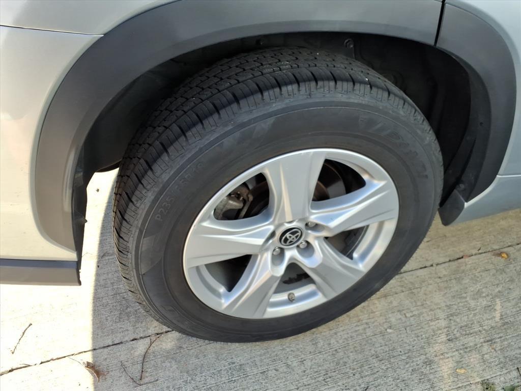 used 2023 Toyota Highlander car, priced at $32,498