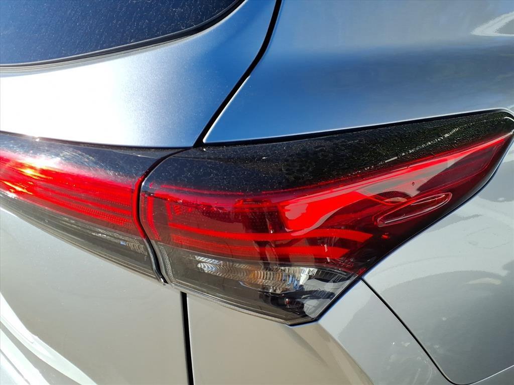 used 2023 Toyota Highlander car, priced at $32,498