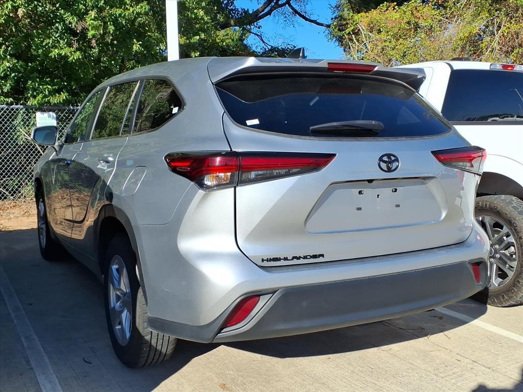 used 2023 Toyota Highlander car, priced at $32,498
