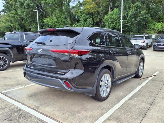 used 2022 Toyota Highlander car, priced at $39,998