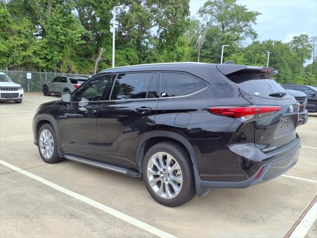 used 2022 Toyota Highlander car, priced at $39,998