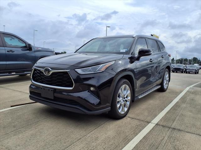 used 2022 Toyota Highlander car, priced at $39,998