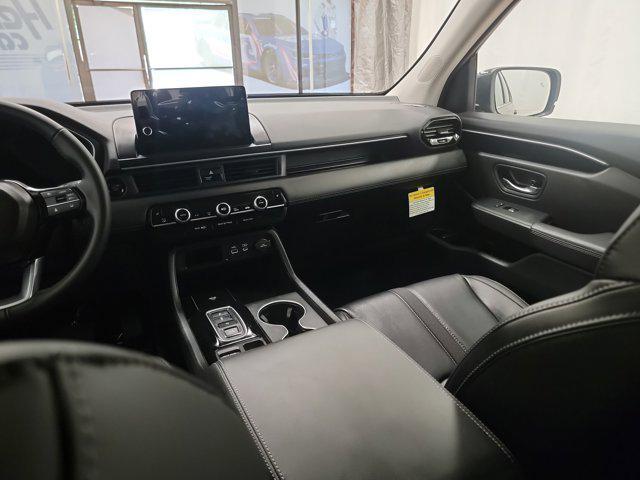 new 2025 Honda Pilot car, priced at $49,250
