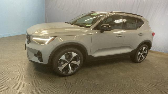 new 2025 Volvo XC40 car, priced at $45,145