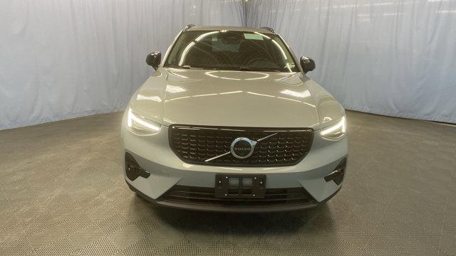 new 2025 Volvo XC40 car, priced at $45,145