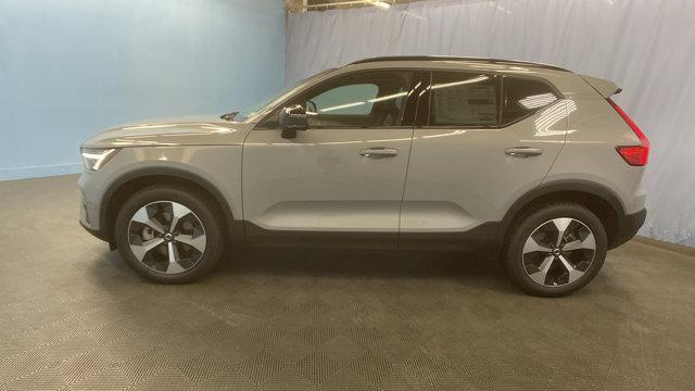 new 2025 Volvo XC40 car, priced at $45,145