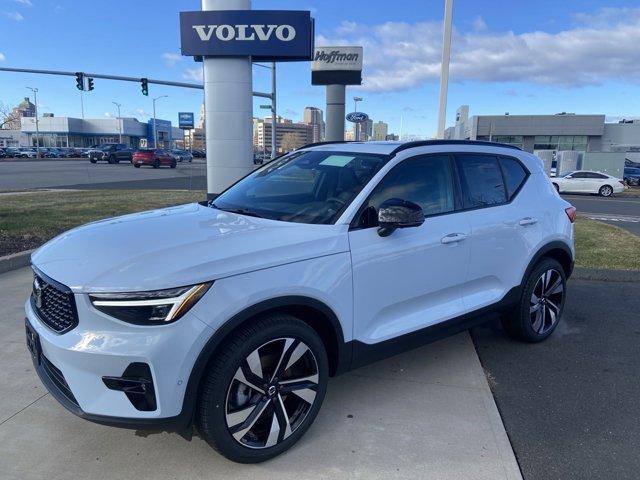 new 2025 Volvo XC40 car, priced at $47,790