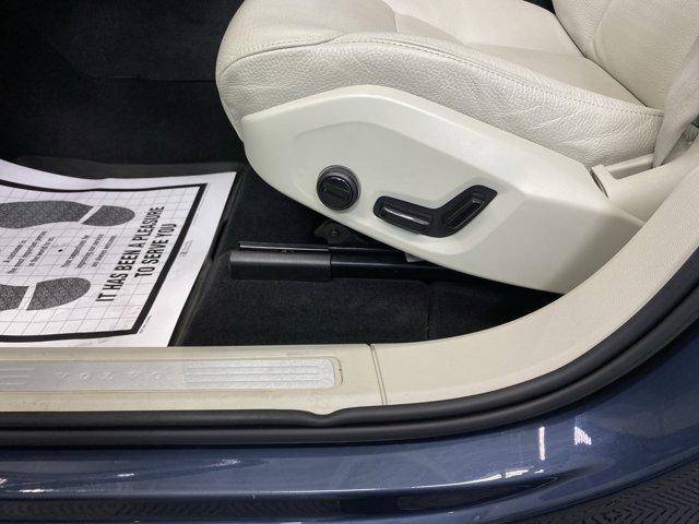used 2023 Volvo XC60 car, priced at $34,889