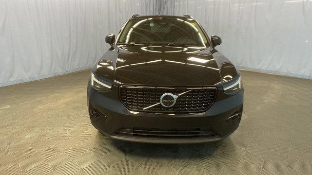 new 2024 Volvo XC40 car, priced at $43,395