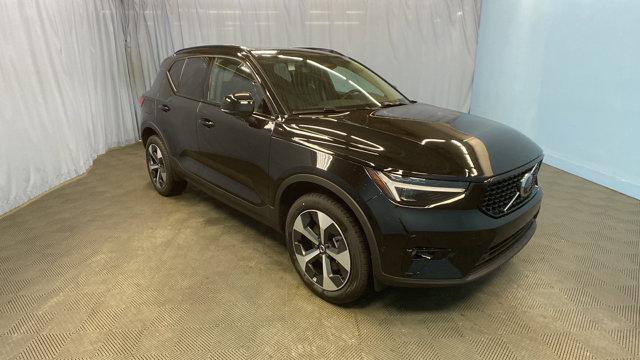 new 2024 Volvo XC40 car, priced at $42,895