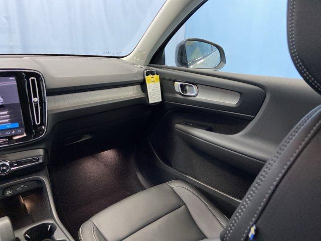 new 2026 Volvo XC40 car