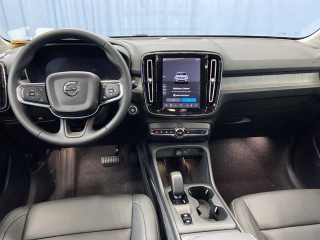 new 2026 Volvo XC40 car