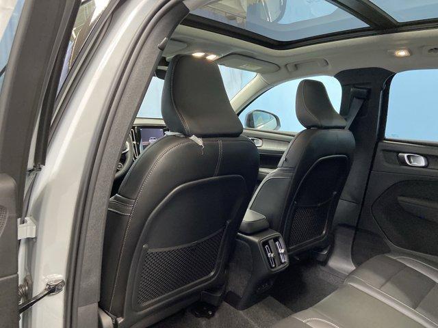 new 2026 Volvo XC40 car