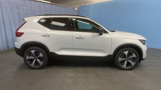 new 2025 Volvo XC40 car, priced at $45,145