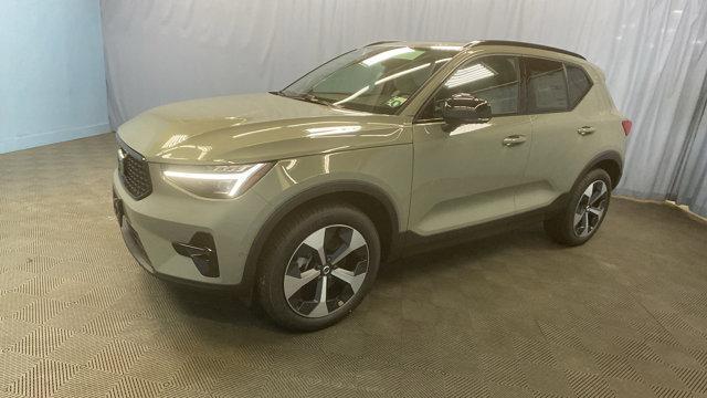 new 2025 Volvo XC40 car, priced at $45,315