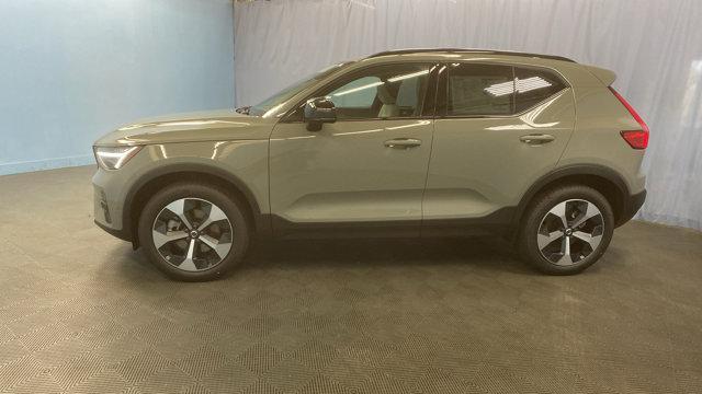 new 2025 Volvo XC40 car, priced at $45,315