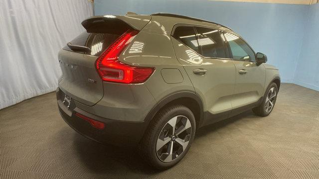 new 2025 Volvo XC40 car, priced at $45,315