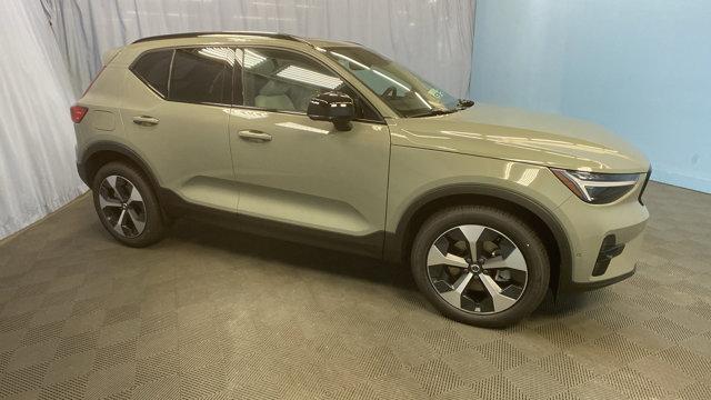 new 2025 Volvo XC40 car, priced at $45,315