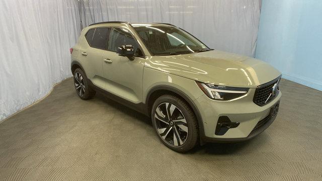 new 2025 Volvo XC40 car, priced at $46,270