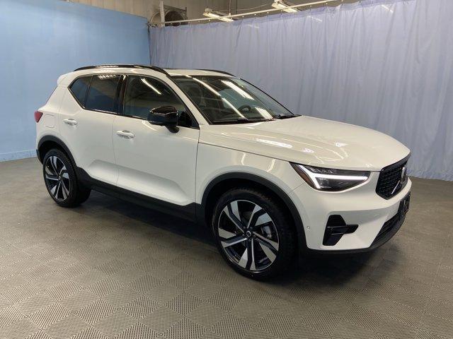 new 2026 Volvo XC40 car