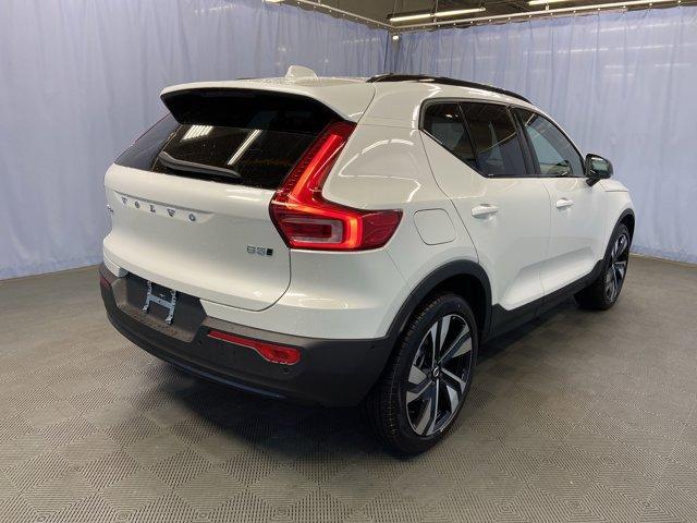 new 2026 Volvo XC40 car