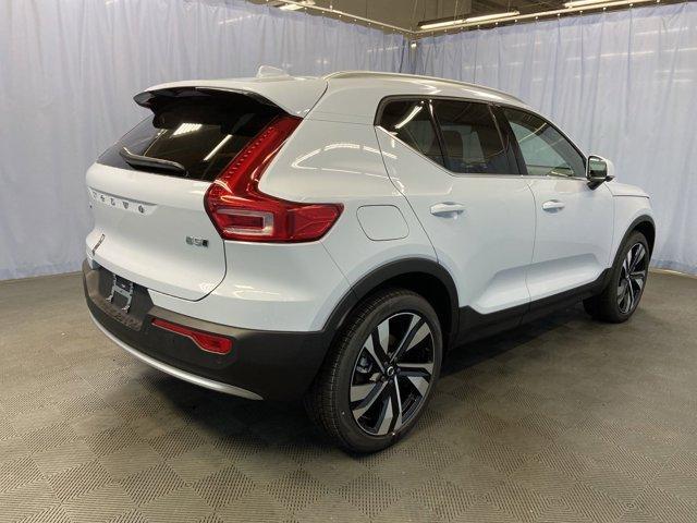 new 2025 Volvo XC40 car, priced at $48,595