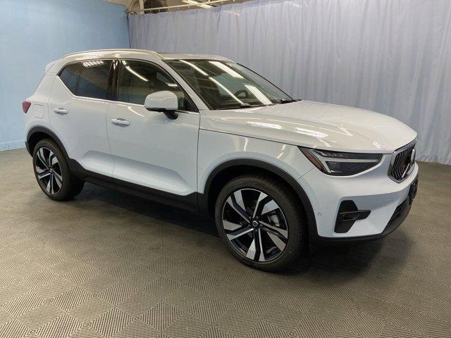 new 2025 Volvo XC40 car, priced at $48,595