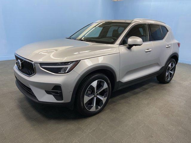used 2025 Volvo XC40 car, priced at $39,900
