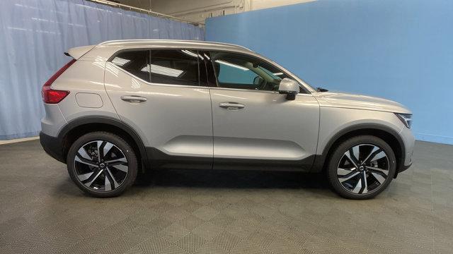 new 2024 Volvo XC40 car, priced at $41,993