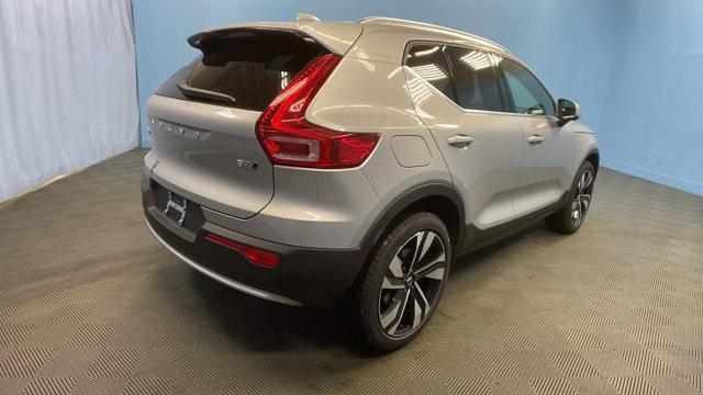 new 2024 Volvo XC40 car, priced at $41,993