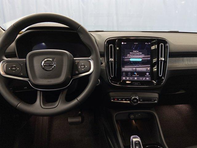 new 2026 Volvo XC40 car