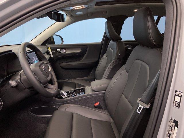 new 2026 Volvo XC40 car