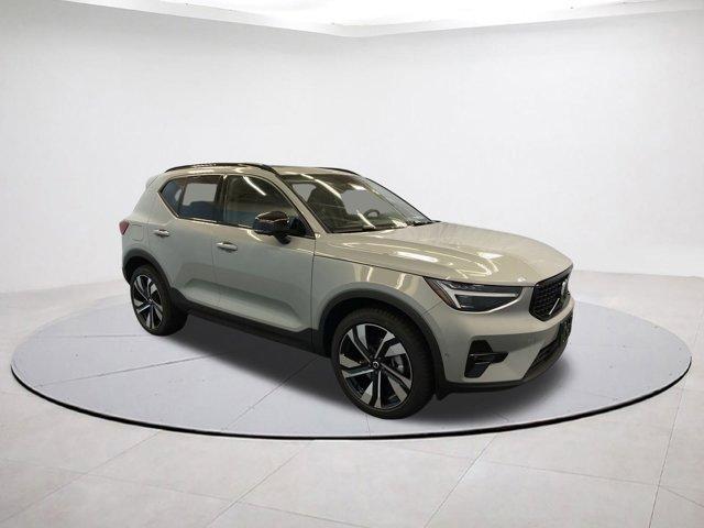 new 2026 Volvo XC40 car