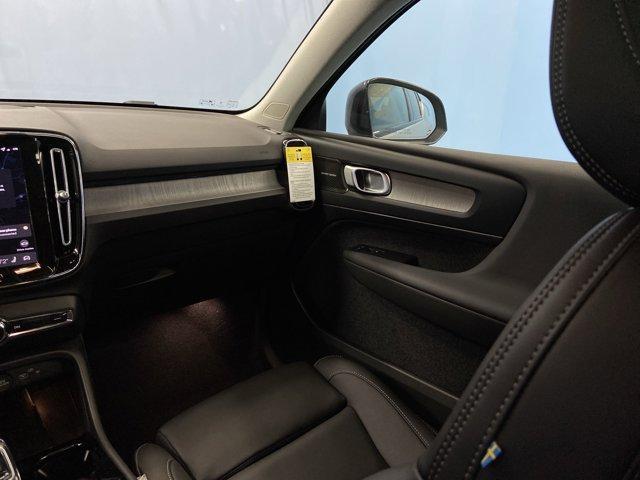 new 2026 Volvo XC40 car
