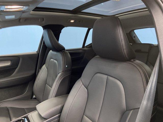 new 2026 Volvo XC40 car