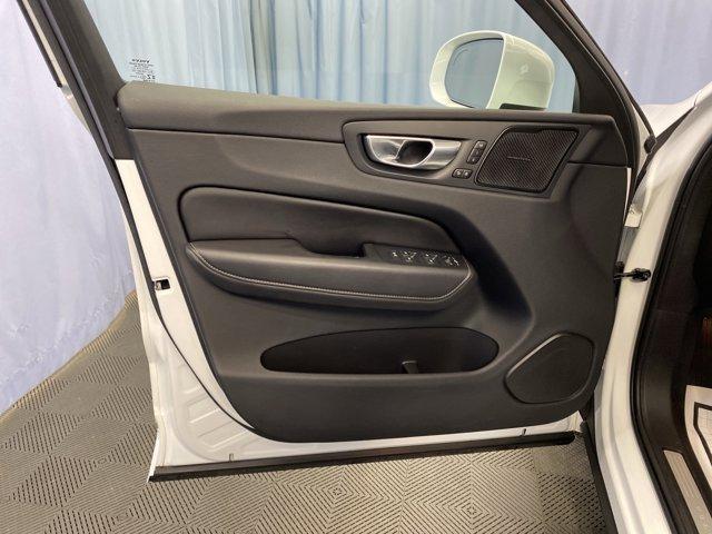 used 2022 Volvo XC60 car, priced at $31,900