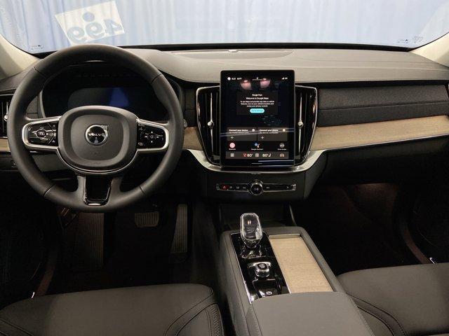 new 2025 Volvo XC90 car, priced at $67,995