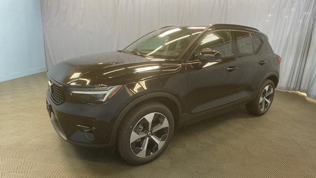 new 2025 Volvo XC40 car, priced at $45,145