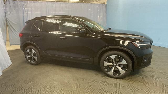 new 2025 Volvo XC40 car, priced at $45,145