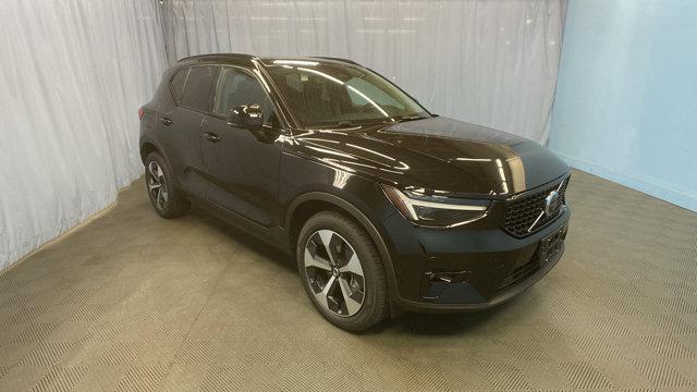 new 2025 Volvo XC40 car, priced at $45,145