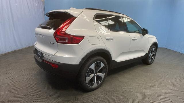 new 2025 Volvo XC40 car, priced at $49,565