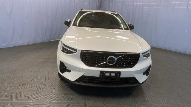 new 2025 Volvo XC40 car, priced at $49,565