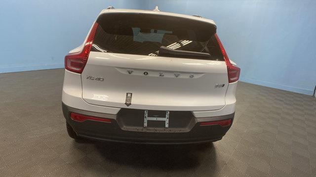 new 2025 Volvo XC40 car, priced at $49,565