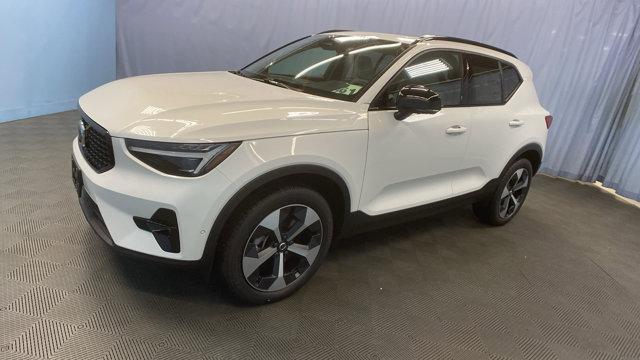 new 2025 Volvo XC40 car, priced at $49,565