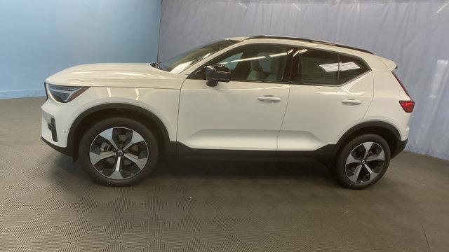 new 2025 Volvo XC40 car, priced at $49,565