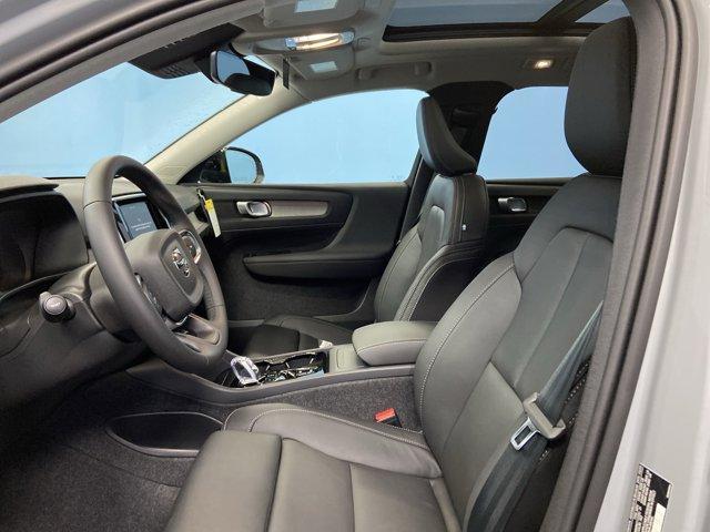 new 2025 Volvo XC40 car, priced at $47,335