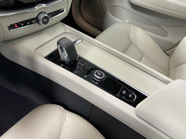 new 2025 Volvo XC60 car, priced at $50,665