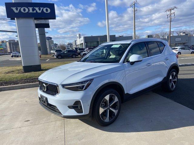 new 2025 Volvo XC40 car, priced at $46,815